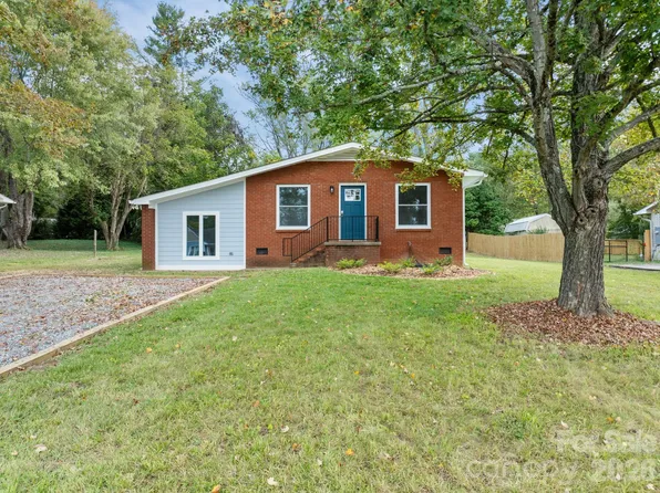 613 Bee Tree Rd, Swannanoa, NC 28778