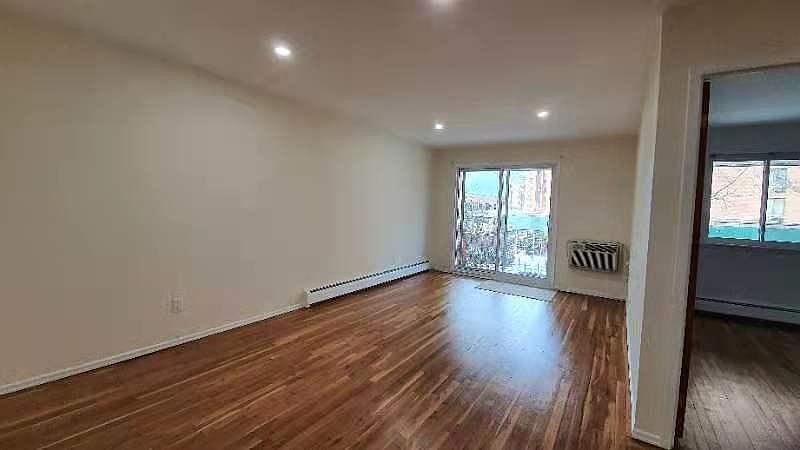 2nd image of 14476 Roosevelt Ave #2F