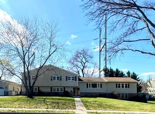 90 Birch Drive, Shrewsbury, NJ