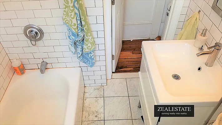 Rented by ZealEstate Group Inc | media 49