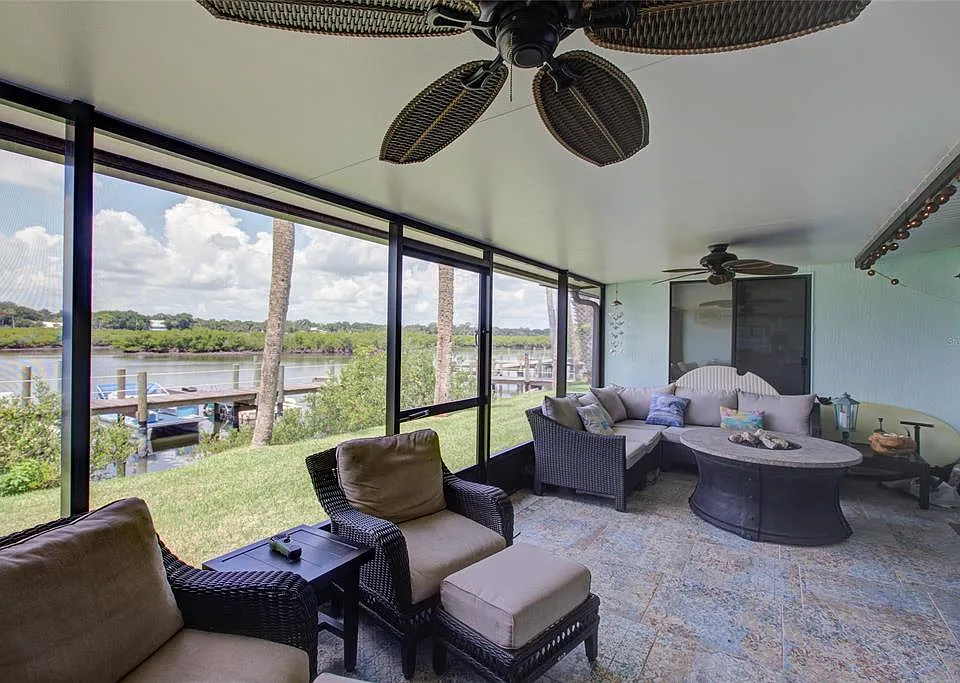 58 Sabal Cay Ct