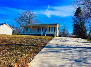 821 Washington Ave, Oak Grove, KY 42262