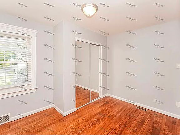 3rd image of 394 N Hawkins Ave #1