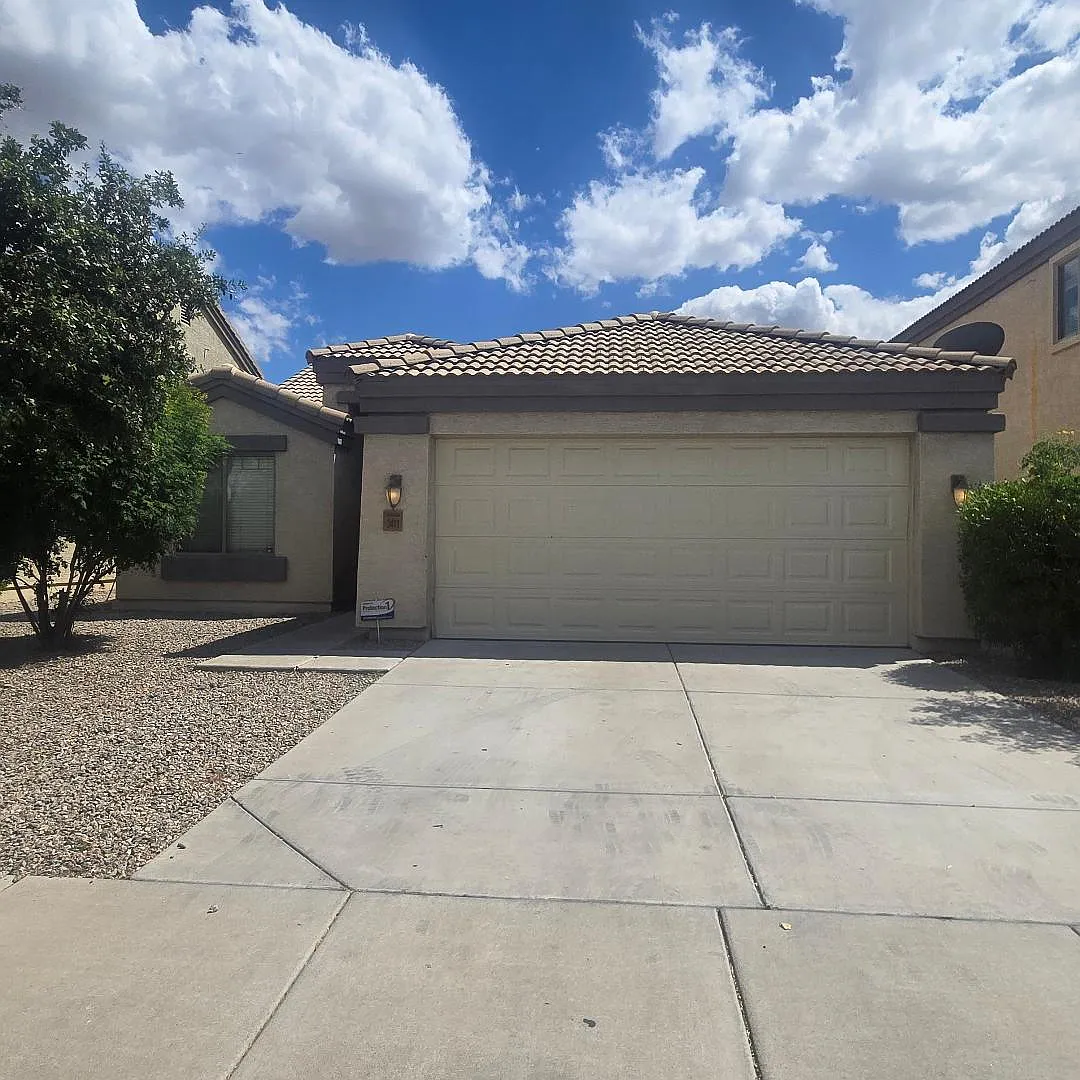 3 bed, 2.0 bath, 1601 sqft, $1,975 — Photo 1