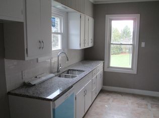 89 Burrstone Rd, New York Mills, NY 13417
