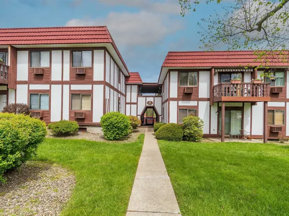 11 SKYLINE Drive #11, Fishkill, NY 12524