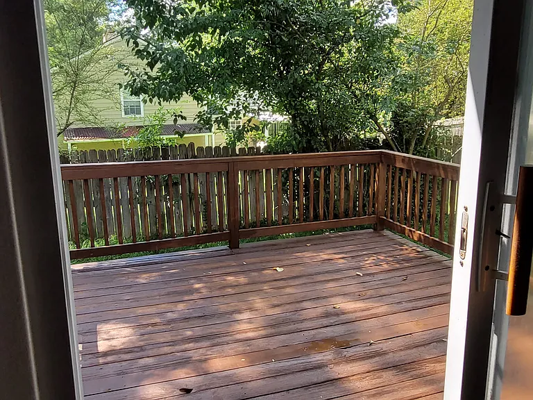 1217 Lakeview Xing — Photo 21