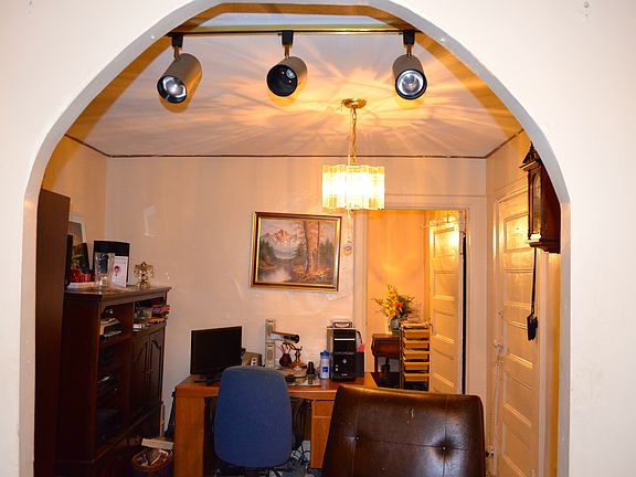 4th image of 428A Saint Marks Ave