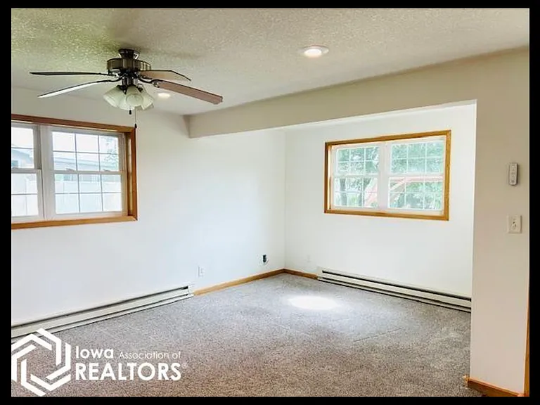 147 Hillcrest Rdg — Photo 1