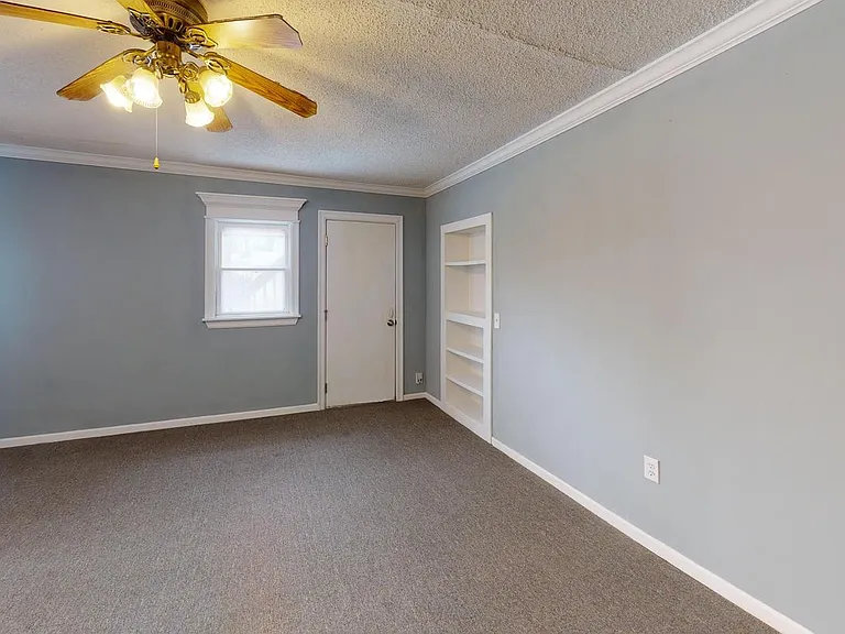 427 N Blake St — Photo 16