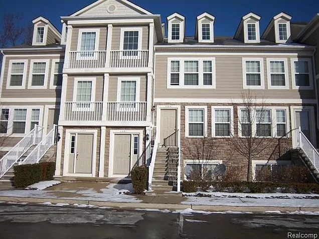 1085 Foxboro