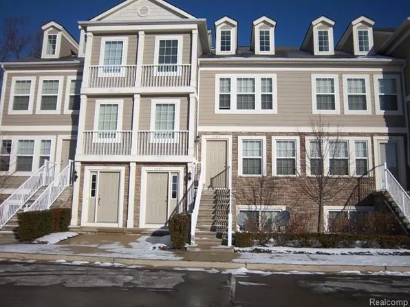 1085 Foxboro, Troy, MI