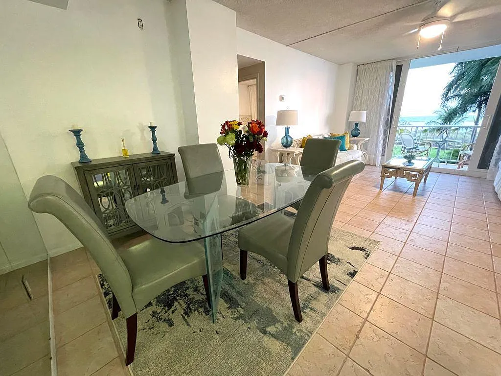140 Seaview Ct — Photo 3