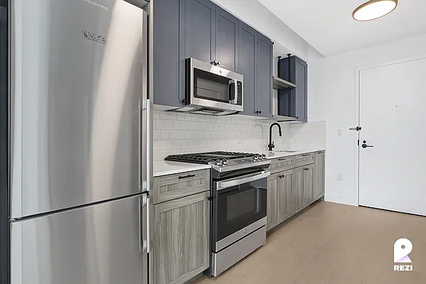 Rented by REZI | media 23