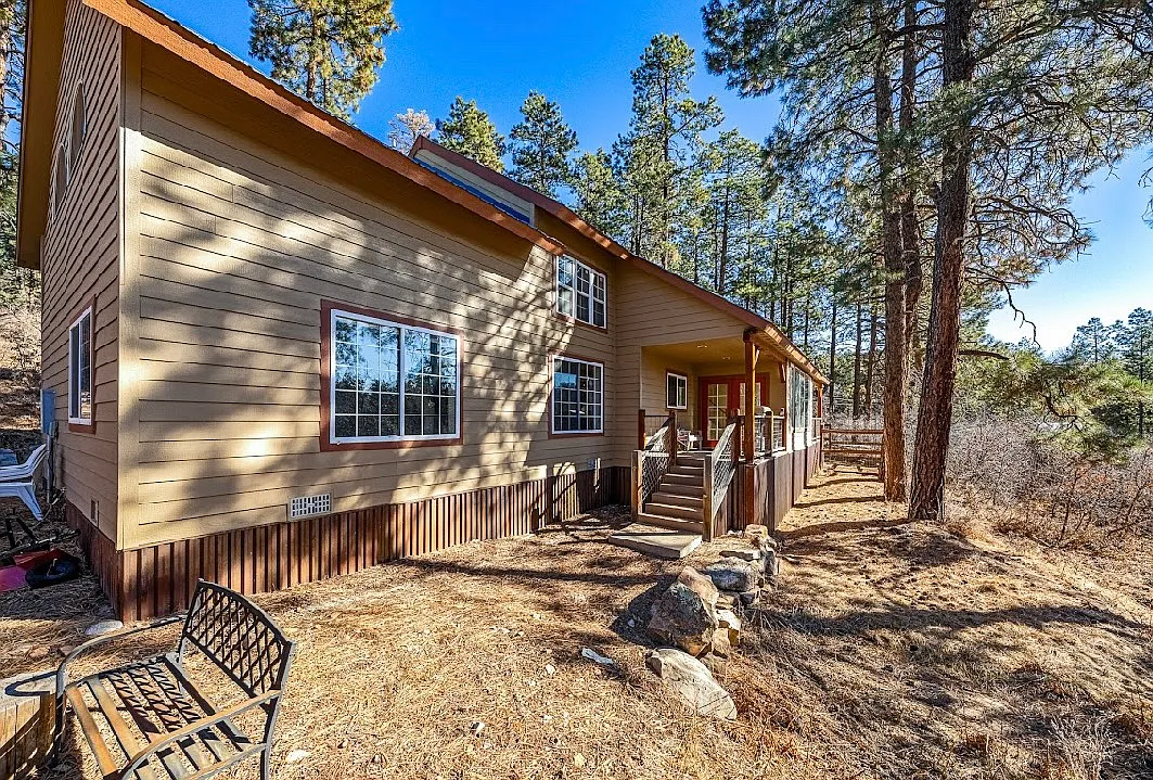 700 Blue Ridge Dr — Photo 3