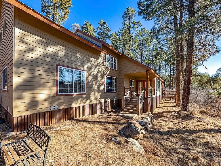 700 Blue Ridge Dr — Photo 3