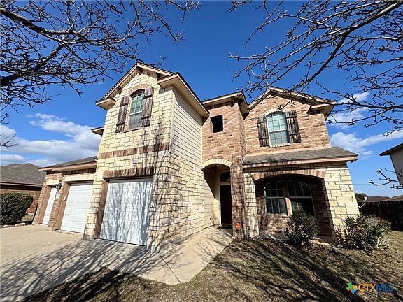 2nd image of 6704 Golden Oak Ln