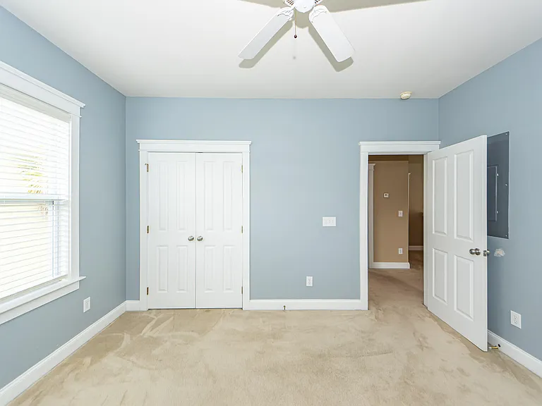 302 White Gables Dr — Photo 37