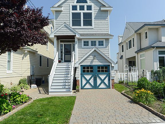 4th image of 1426 Pleasure Ave