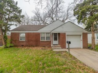 837 S Drury Ln, Wichita, KS 67207