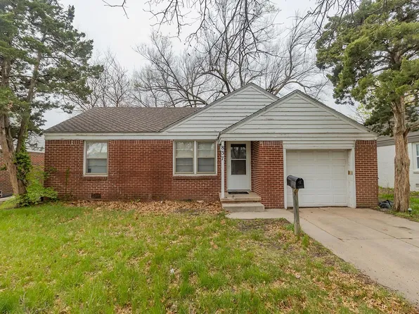 837 S Drury Ln, Wichita, KS 67207