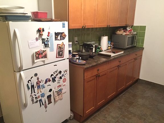 2nd image of 586 Leonard St #2
