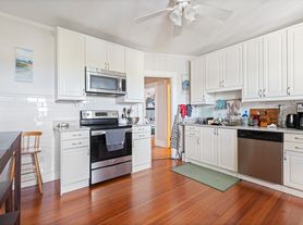 8 Hallet St, Dorchester, MA