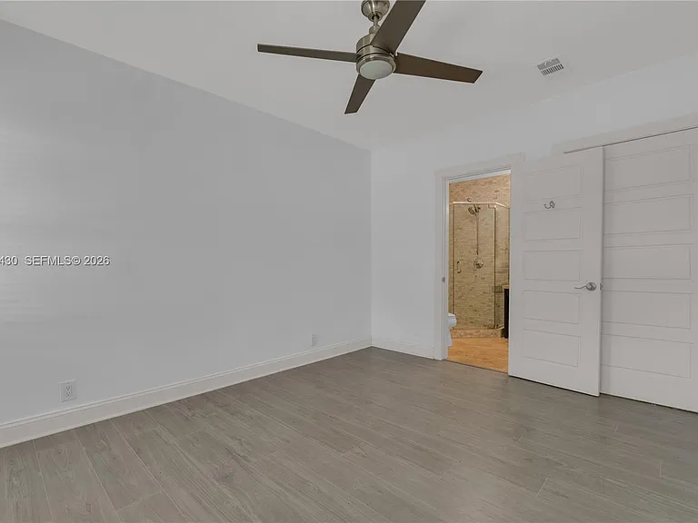 549 NE 12th Ave — Photo 34