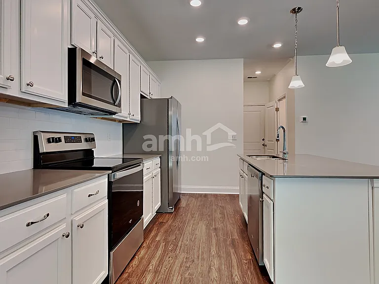 303 W Cartess Rd — Photo 4