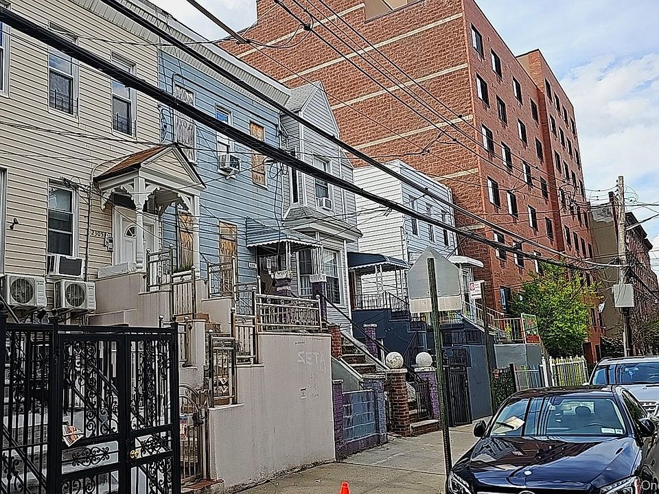 2nd image of 2307 Cambreleng Avenue