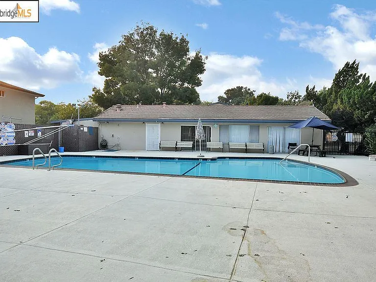 2118 Peppertree Way #4 — Photo 2