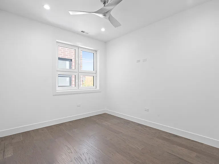 3008 W Belmont Ave #3 — Photo 9