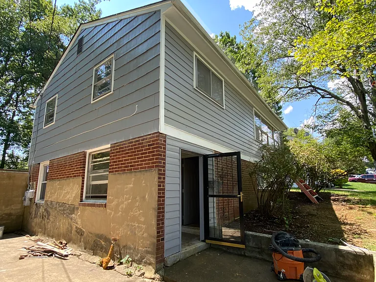 1511 Frances Dr — Photo 1