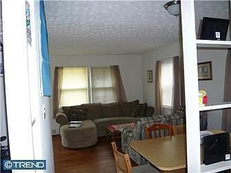 4th image of 217 W Park Pl