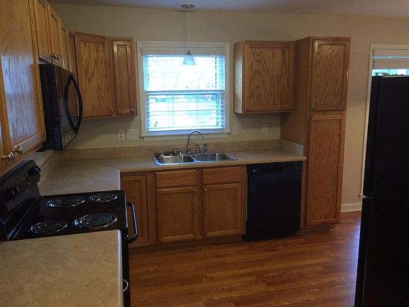 5th image of 7431 Beaufort Cres
