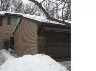 95 South Dr UNIT E, Circle Pines, MN 55014