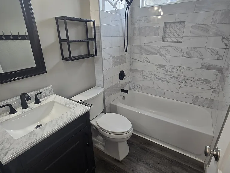 1454 Emerald St — Photo 20