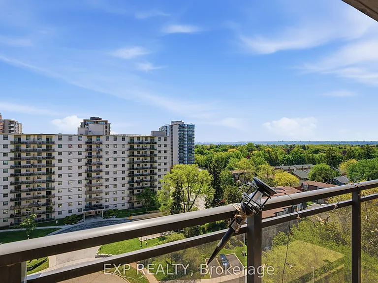 975 Warwick Ct #1005 — Photo 15