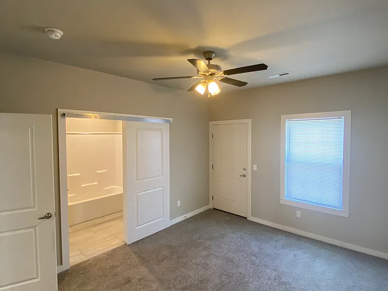 3237 W Sexton St — Photo 5
