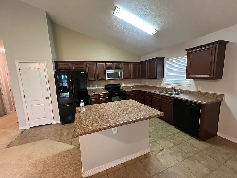 4928 Makenna Cir — Photo 12