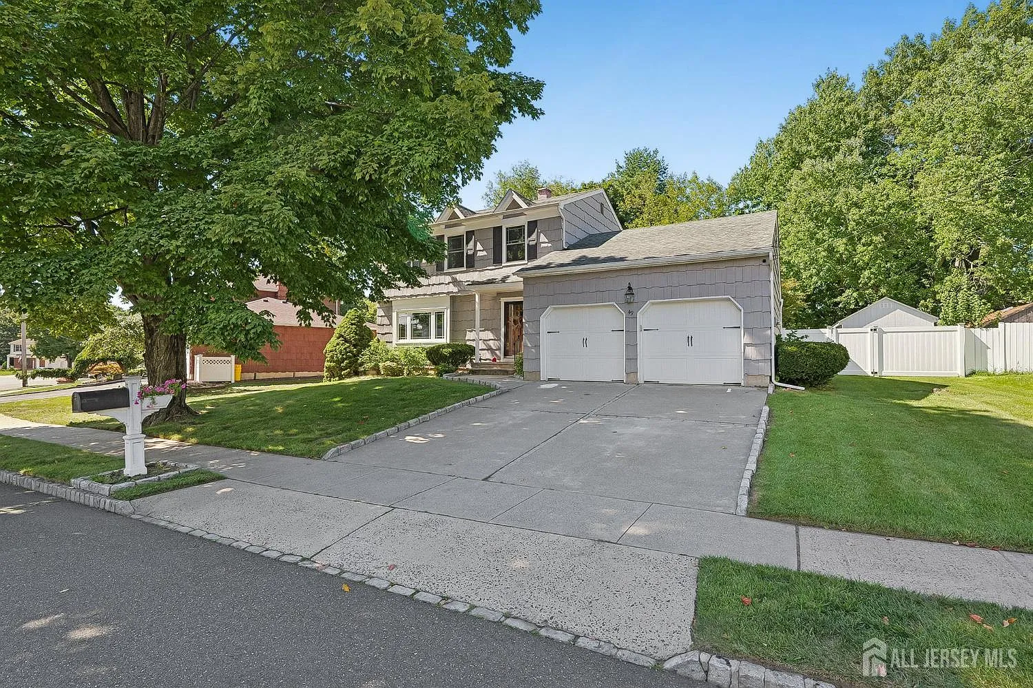 3 bed, 2.5 bath, $4,500 — Photo 2