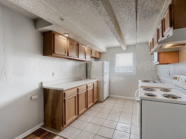 1180 Yosemite St #B2 — Photo 4