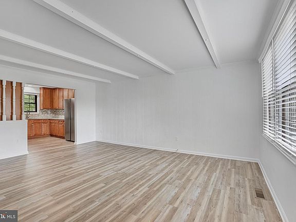 4th image of 719 Palmer Dr