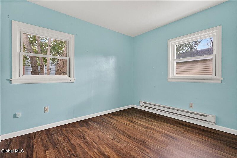 4th image of 112 Lord North Drive