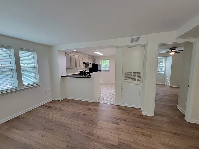 555 E 8th St #1 — Photo 7