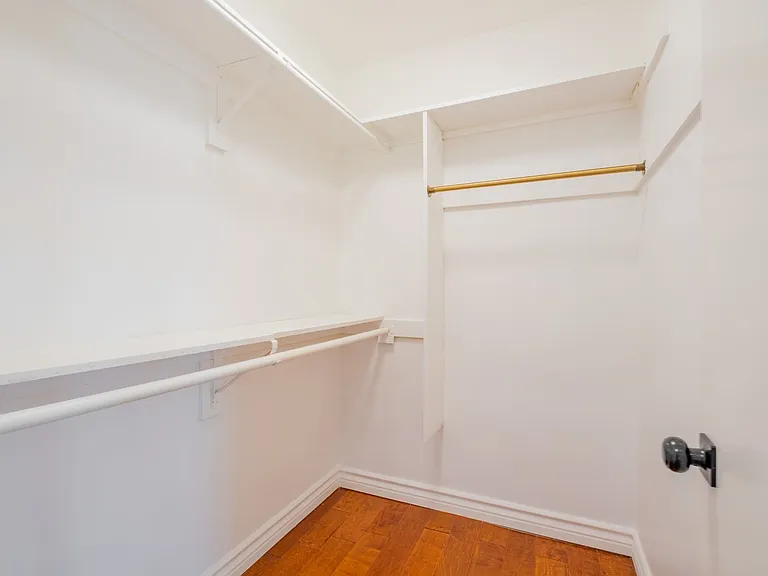 4321 Clear Valley Dr — Photo 32