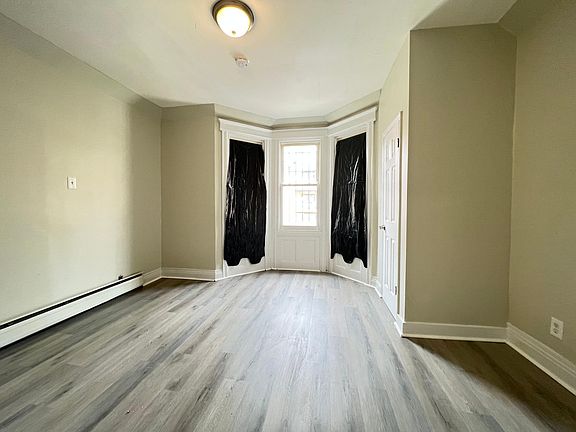 5th image of 184 W Runyon St Floor 1
