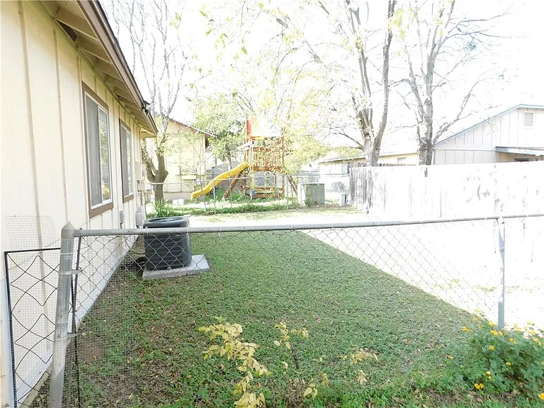 1900 Prairie Knoll Ct #A — Photo 18