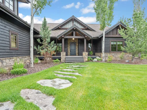 3010 River Lakes Dr, Whitefish, MT 59937