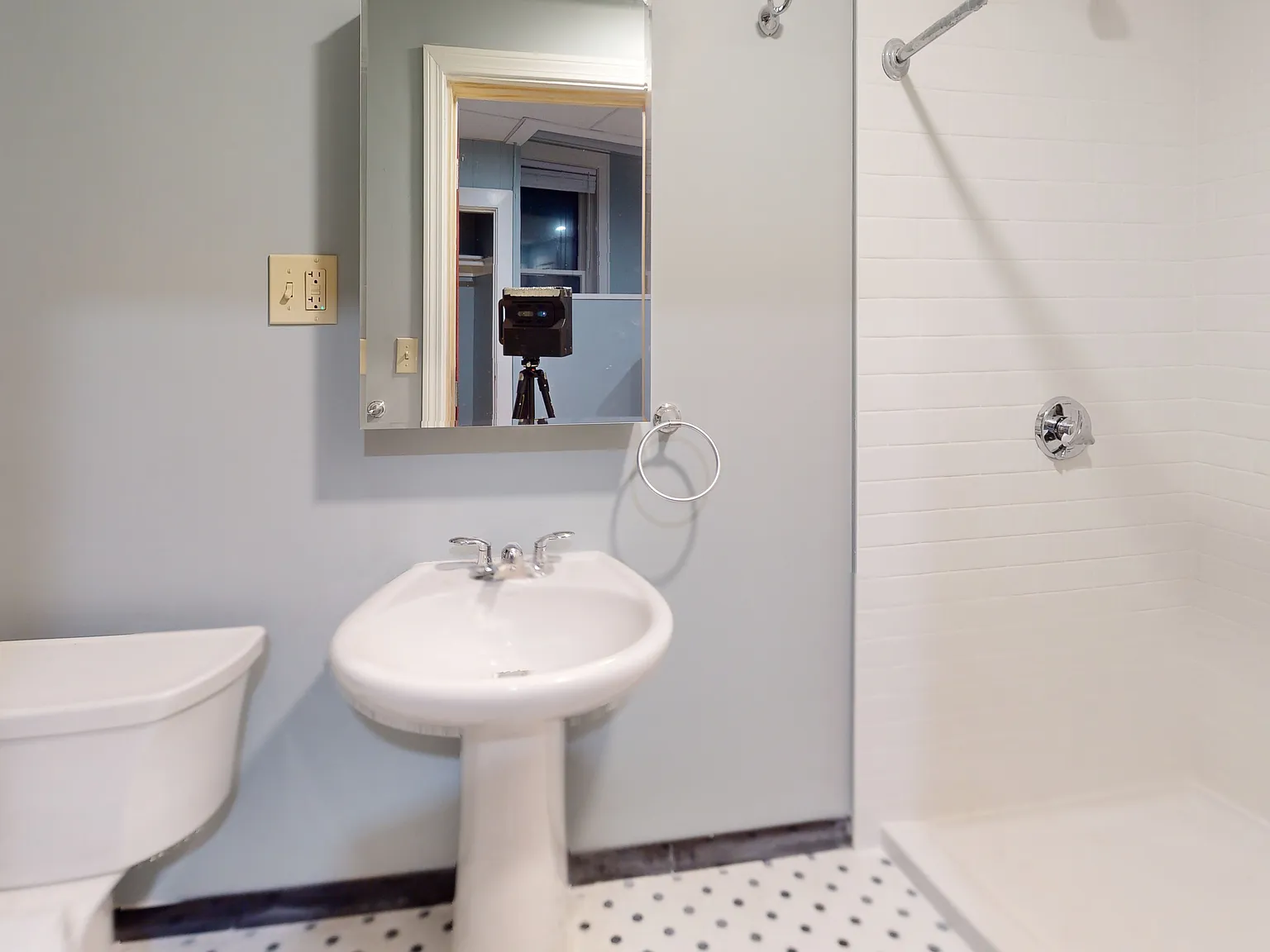 Studio, 222 sqft, $850 — Photo 1